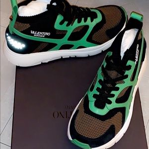 Men’s Valentino sneakers sz 8